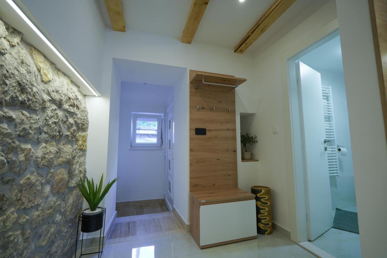 Apartment Ispod Ure Синь Екстер'єр фото