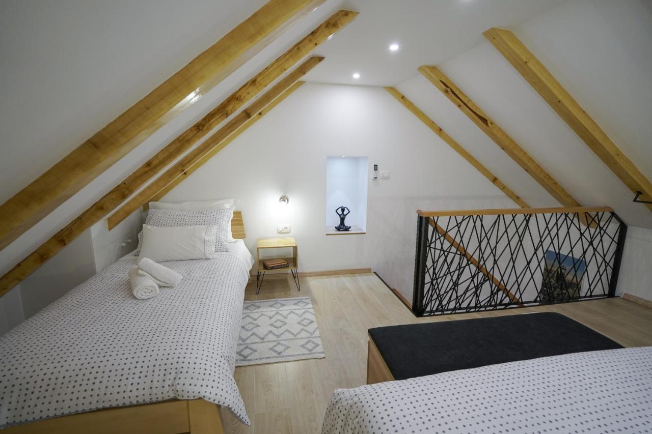 Apartment Ispod Ure Синь Екстер'єр фото