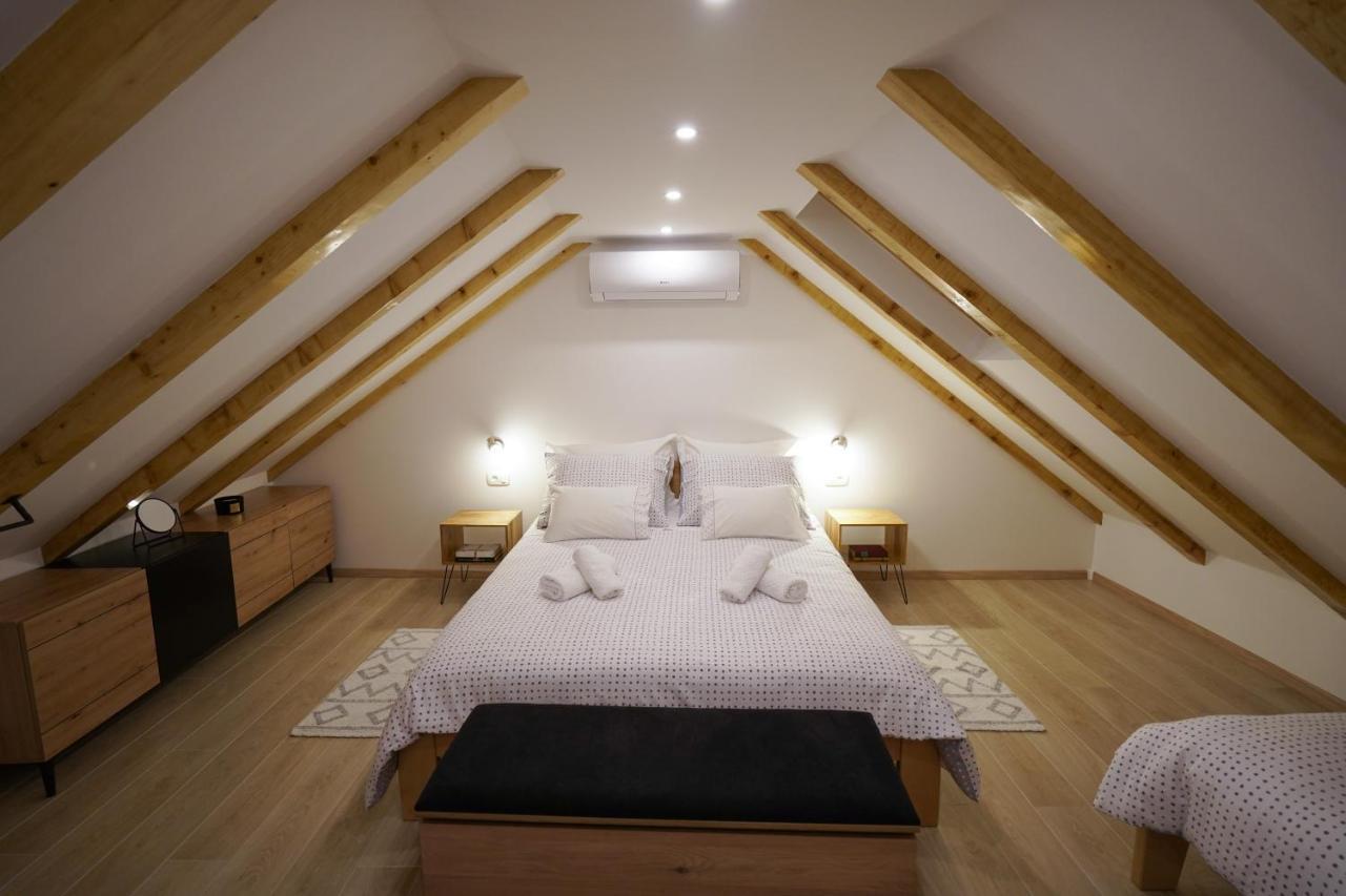 Apartment Ispod Ure Синь Екстер'єр фото