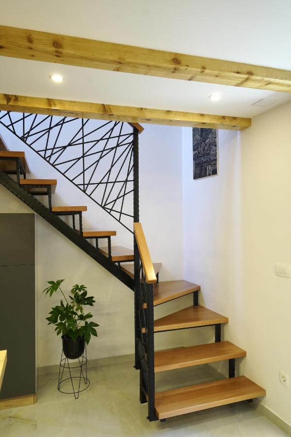 Apartment Ispod Ure Синь Екстер'єр фото