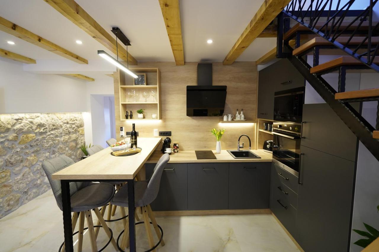 Apartment Ispod Ure Синь Екстер'єр фото