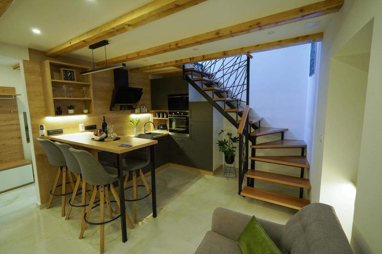 Apartment Ispod Ure Синь Екстер'єр фото